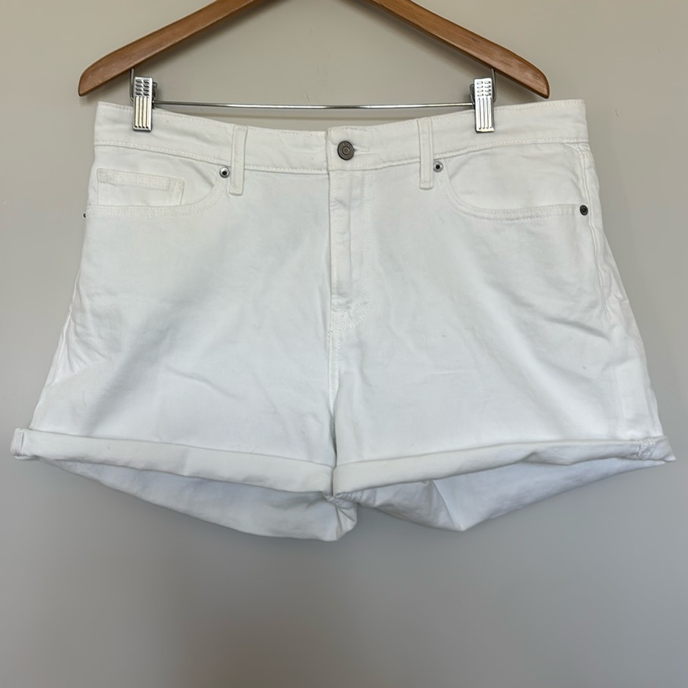 Lucky Brand White Boyfriend Shorts, Size 14/32 NWT